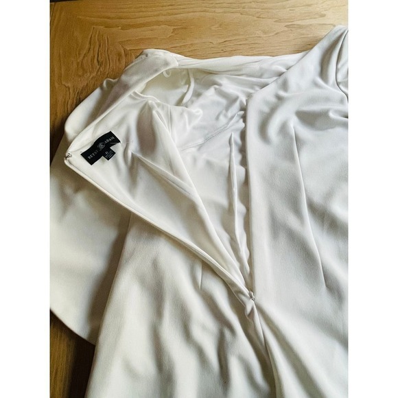$260 BETSY and ADAM Jordan Draped Arm Scuba Crepe Sheath White Dress SIZE 6 EUC - Picture 7 of 9